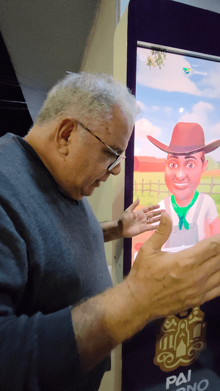 Romeiro usando o Divino 12